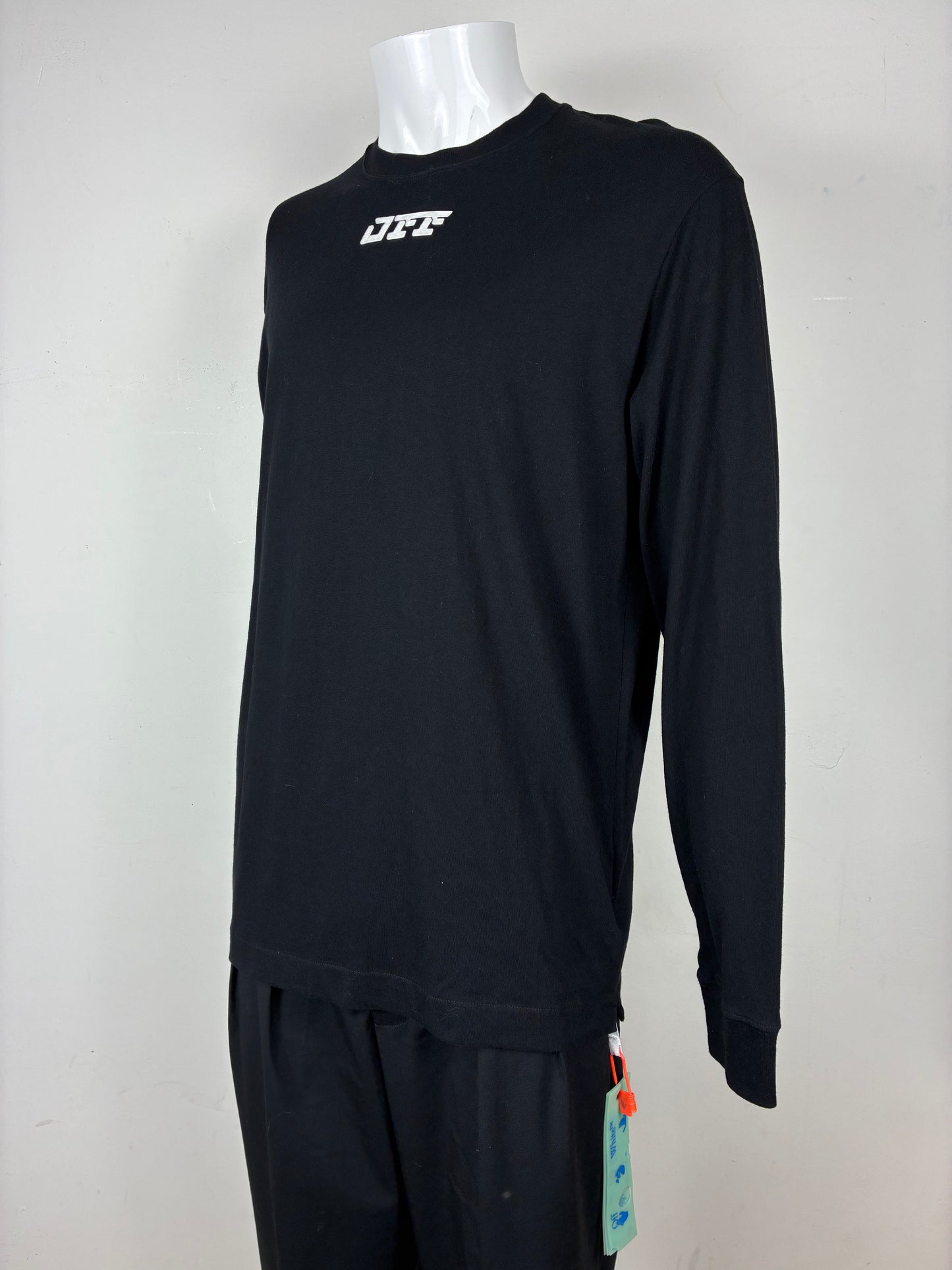 Off White Longsleeve (M)